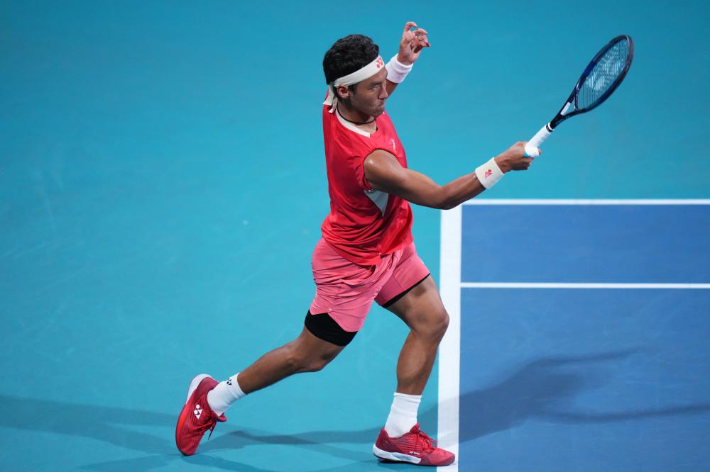 球员任意球助攻被评为赛季最佳配合